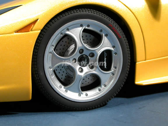 2002 Lamborghini Murcielago diecast model car 1:12 scale die cast by AUTOart - Yellow