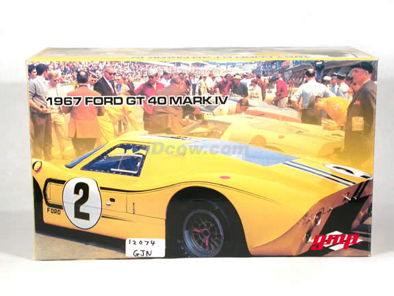 1967 Ford GT 40 MARK IV diecast model car 1:12 scale die cast by GMP