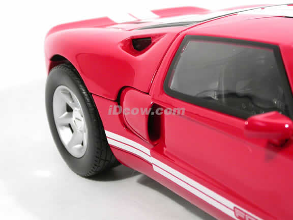 2004 Ford GT diecast model car 1:12 scale die cast by Motor Max - Red 73001