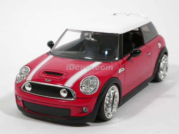 2007 Mini Cooper S diecast model car 1:24 scale die cast by Jada Toys - Red