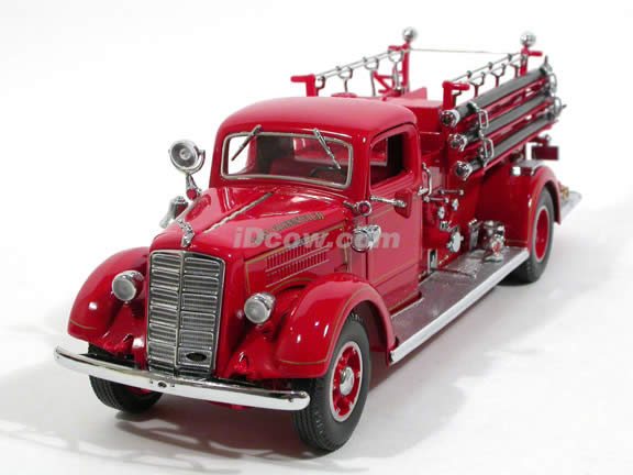 1938 Mack Type 75 Fire Engine diecast model truck 1:24 scale die cast by Signature Yat Ming - 20158