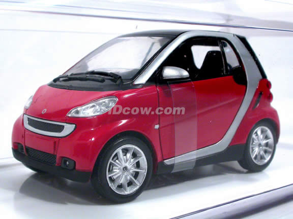 Smart Fortwo diecast model car 1:24 scale die cast by NewRay - Red