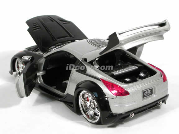 2006 Nissan 350Z Fast and Furious 3 diecast model car 1:20 scale die cast by Ertl - 37459