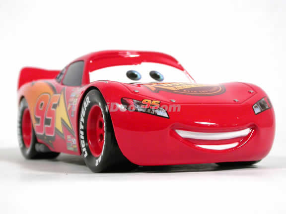 2006 Disney Pixar Cars Lightning McQueen diecast model car 1:24 scale die cast by Mattel - H7092
