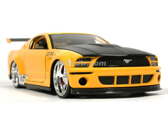 2005 Ford Mustang GT-R Concept diecast model car 1:24 scale die cast by Jada Toys - Yellow