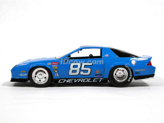 1985 Chevy Camaro IROC-Z #85 diecast model car 1:24 scale die cast by Jada Toys - Blue 91445