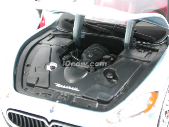 2008 Maserati Gran Turismo diecast model car 1:24 scale die cast by Bburago - Metallic Blue 24036
