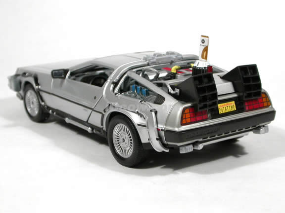 Back to the Future II diecast model car 1:24 scale die cast by Welly