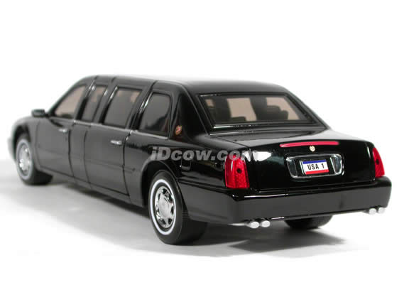 2001 Cadillac DeVille Presidential Limo diecast model car 1:24 scale die cast by Yat Ming