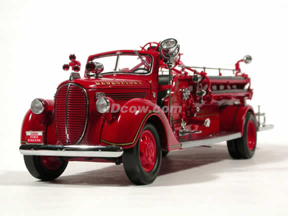 1938 Ford Fire Engine diecast model truck 1:24 scale die cast by Signature Yat Ming
