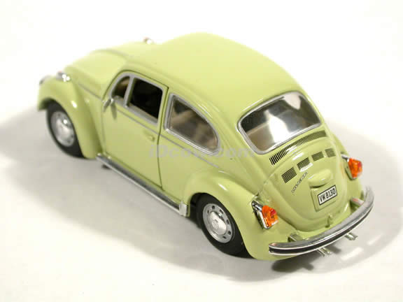 1970 Volkswagen Beetle diecast model car 1:43 scale die cast by Hongwell - Light Green