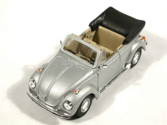 1970 Volkswagen Beetle Cabriolet diecast model car 1:43 scale die cast by Hongwell - Silver