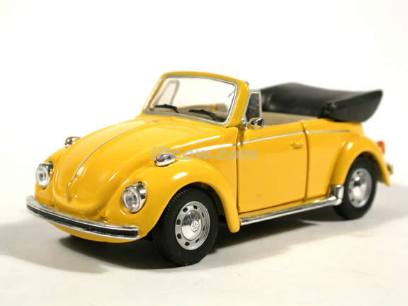 1970 Volkswagen Beetle Cabriolet diecast model car 1:43 scale die cast by Hongwell - Yellow