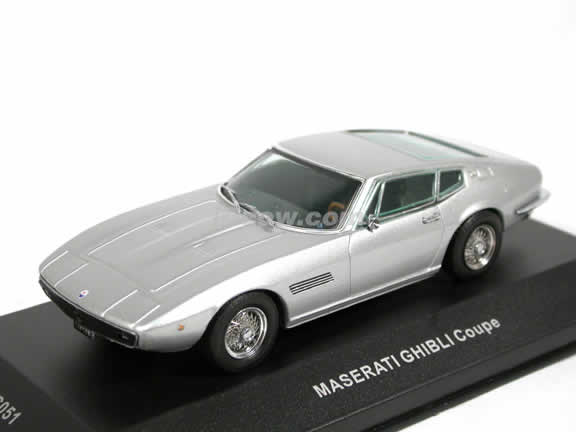 1971 Maserati Ghibli Coupe diecast model car 1:43 scale die cast by ixo - Silver CLC051