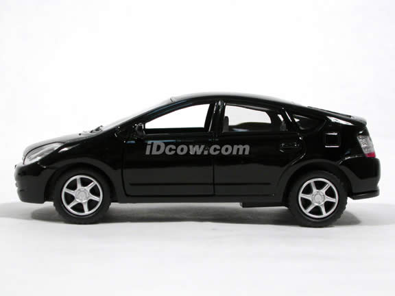 2006 Toyota Prius diecast model car 1:34 scale by Kinsmart - Black