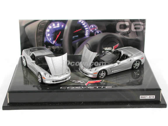 2005 Chevrolet Corvette Coupe and Convertible diecast model cars 1:64 scale diecast by Hot Wheels - Silver