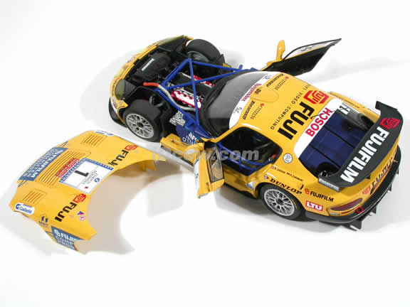 2002 Dodge Viper GTSR #1 24 Hours Nurburgring diecast model car 1:18 scale by AUTOart