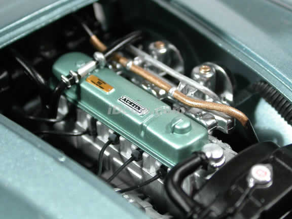 1959 Austin Healey 3000 MK I diecast model car 1:18 scale by AUTOart - Blue White