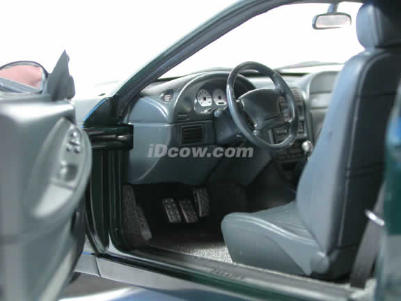 2001 Ford Mustang GT Bullitt diecast model car 1:18 scale by AUTOart - Dark Green
