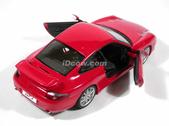 2000 Porsche 911 GT3 diecast model car 1:18 scale by AUTOart - Red