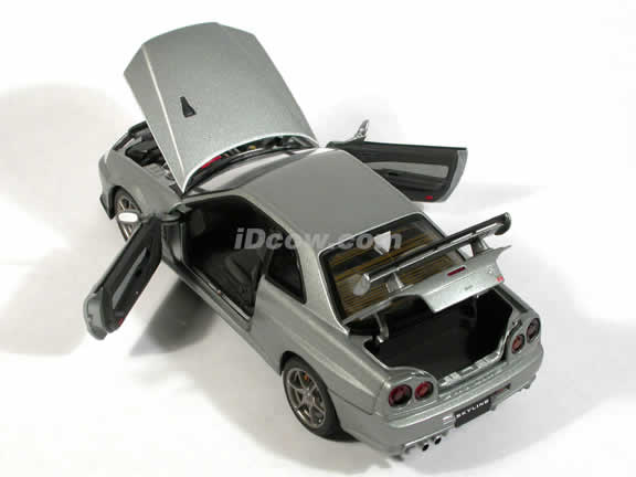 1999 Nissan Skyline GTR V-SPEC II diecast model car 1:18 scale die cast by AUTOart - Silver