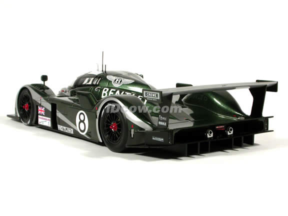 2003 Bentley Speed 8 diecast model car 1:18 scale Le Mans #8 by AUTOart