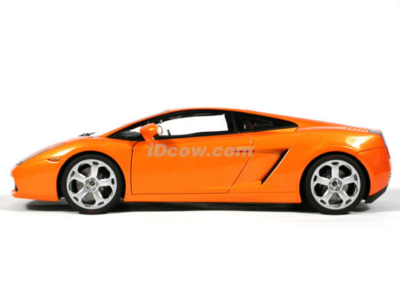 2004 Lamborghini Gallardo diecast model car 1:18 scale die cast by AUTOart - Orange