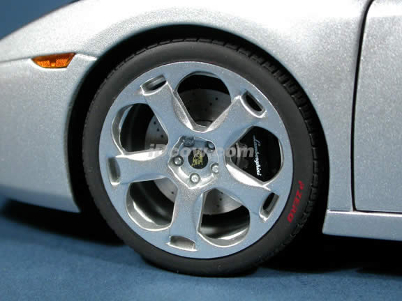 2004 Lamborghini Gallardo diecast model car 1:18 scale die cast by AUTOart - Silver