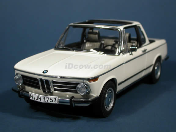 1971 BMW 2002 Baur Cabriolet diecast model car 1:18 scale die cast by AUTOart - White