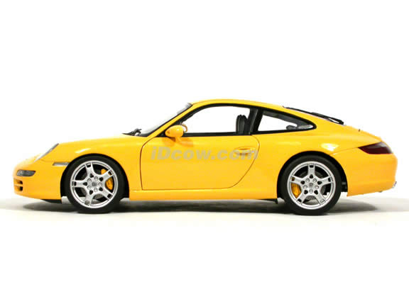2005 Porsche 911 Carrera S diecast model car 1:18 scale Type 997 by AUTOart - Yellow