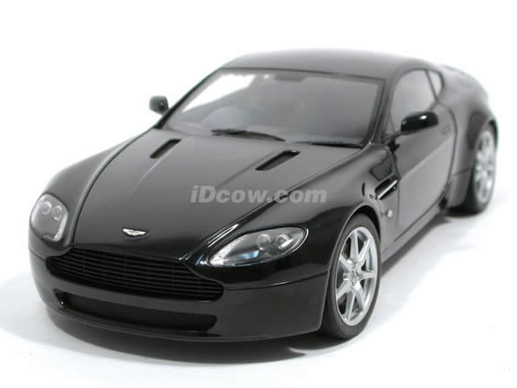 2005 Aston Martin Vantage diecast model car 1:18 scale die cast by AUTOart - Black 70202