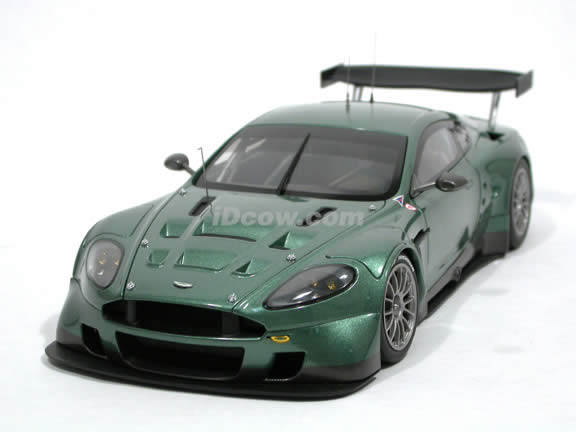 2005 Aston Martin DBR9 diecast model car 1:18 scale die cast by AUTOart - Green 80503