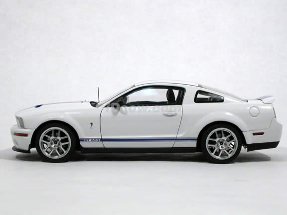 2005 Shelby GT500 Concept diecast model car 1:18 scale die cast by AUTOart - White 73052