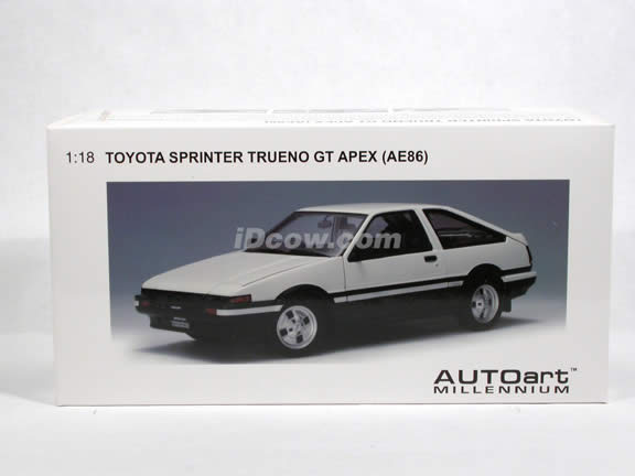 1985 Toyota Corolla diecast model car 1:18 scale (Sprinter Trueno GT Apex) by AUTOart - White 78791