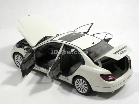 2008 Mercedes Benz C-Class diecast model car 1:18 scale by AUTOart - White 76262