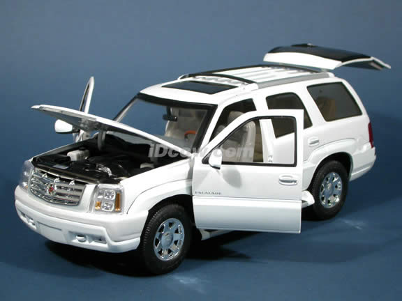 2002 Cadillac Escalade SUV diecast model car 1:18 die cast by Anson - Pearl White