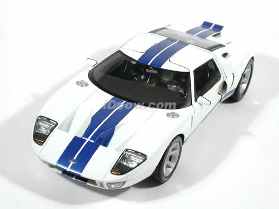 2004 Ford GT Concept diecast model car 1:18 die cast by Beanstalk Group - White