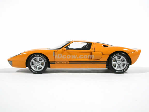 2004 Ford GT Concept diecast model car 1:18 die cast by Beanstalk Group - Yellow