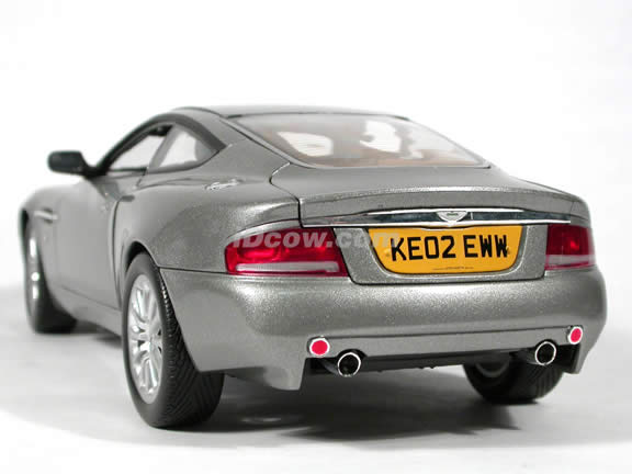 2002 Aston Martin Vanquish V12 