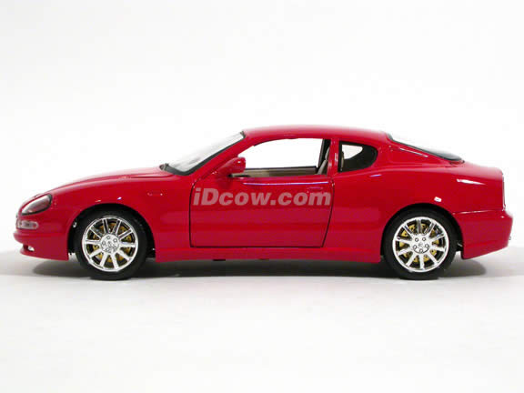 2002 Maserati 3200GT diecast model car 1:18 scale die cast by Bburago - Red Coupe