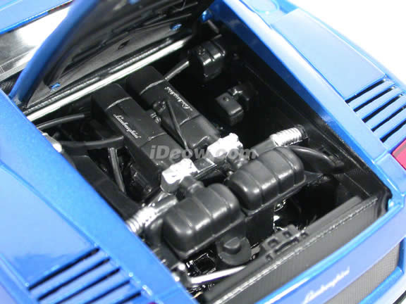2007 Lamborghini Gallardo diecast model car 1:18 scale die cast by Bburago - Blue 1812015