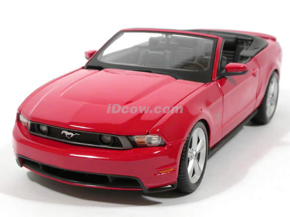 2010 Ford Mustang diecast model car 1:18 scale GT Convertible by Maisto - Red Convertible