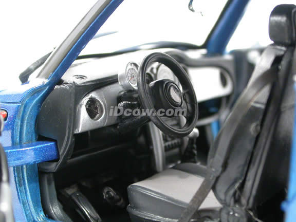 2006 Mini Cooper diecast model car 1:18 scale die cast by Motor Max - Blue 73114