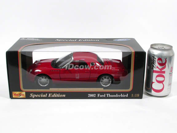 2002 Ford Thunderbird diecast model car 1:18 scale die cast by Maisto - Red