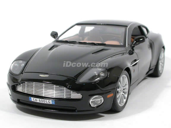 2002 Aston Martin Vanquish diecast model car 1:18 scale V12 by Bburago - Black