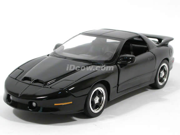 1996 Pontiac Firebird diecast model car 1:18 scale die cast by ERTL - Black