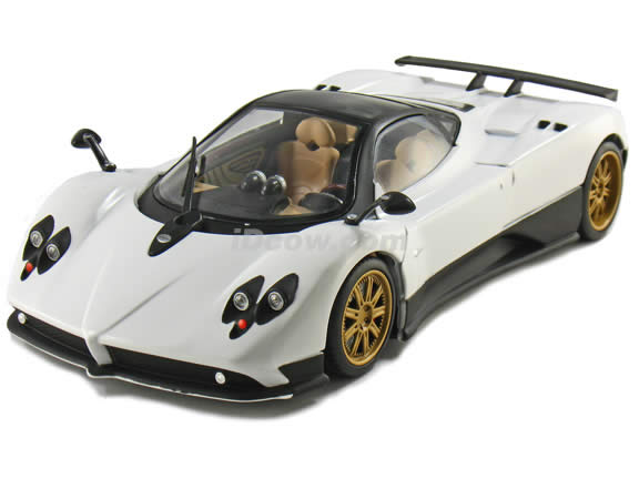 2010 Pagani Zonda F diecast model car 1:18 scale die cast by Mondo Motors - White
