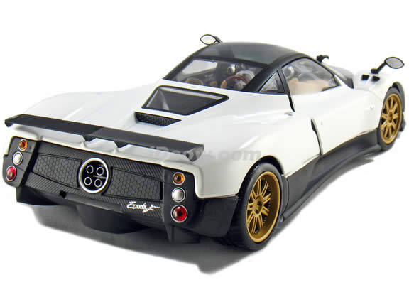 2010 Pagani Zonda F diecast model car 1:18 scale die cast by Mondo Motors - White