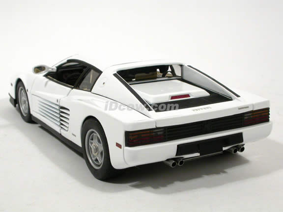 1984 Ferrari Testarossa diecast model car 1:18 scale Miami Vice by Hot Wheels Elite - White