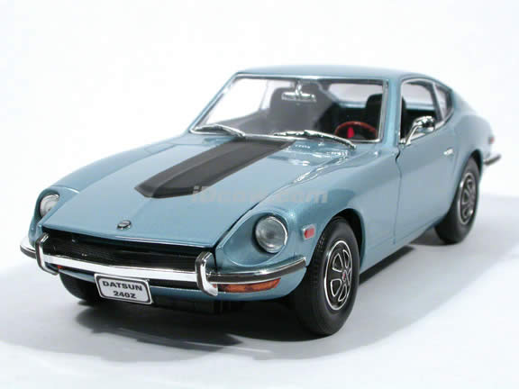 1970 Datsun 240Z diecast model car 1:18 scale die cast by Yat Ming - Light Blue Metallic